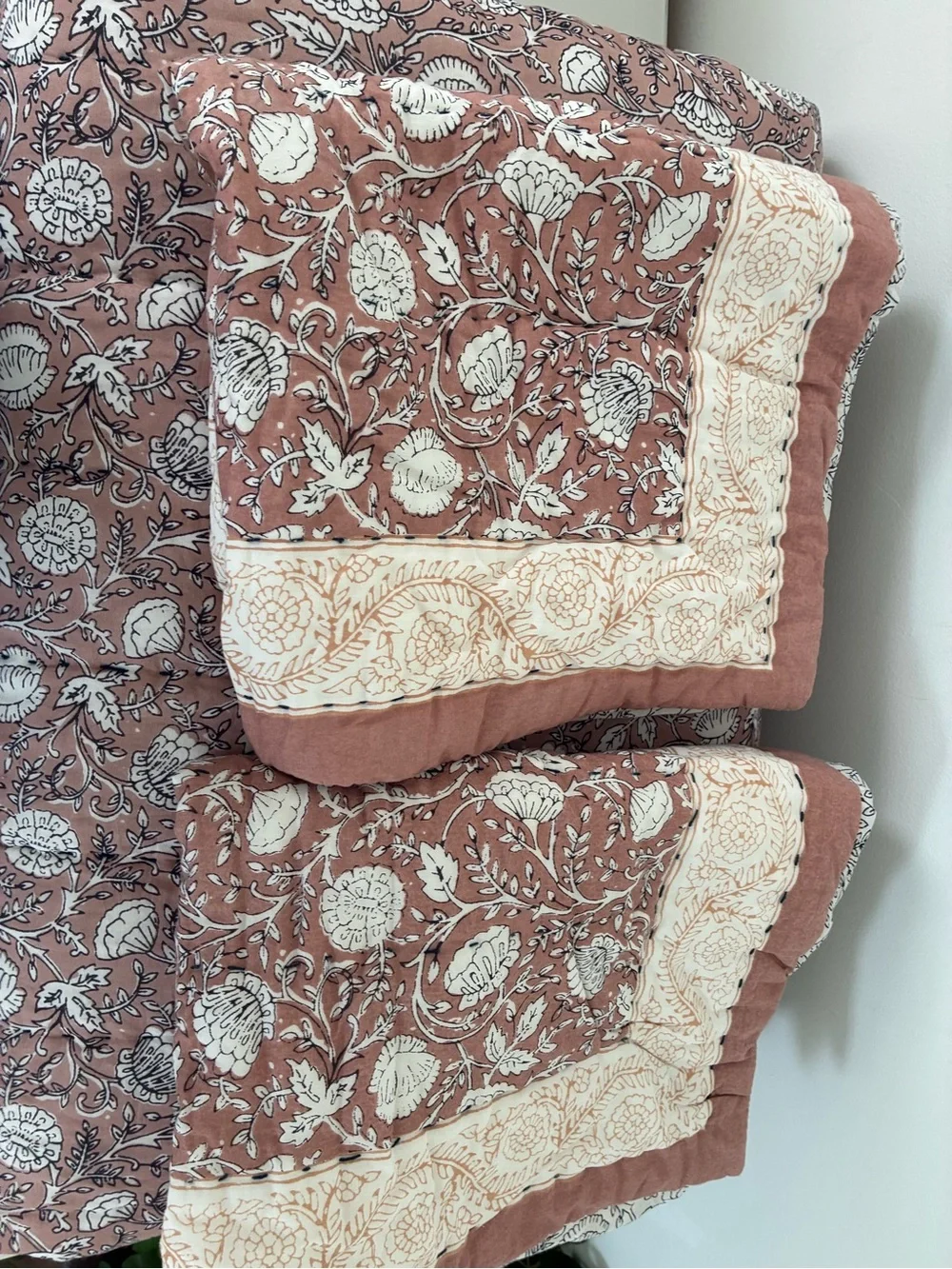 Rachel Zoe Block Print Quilt Set Queen 100% Cotton Floral Mauve Black Reversible
